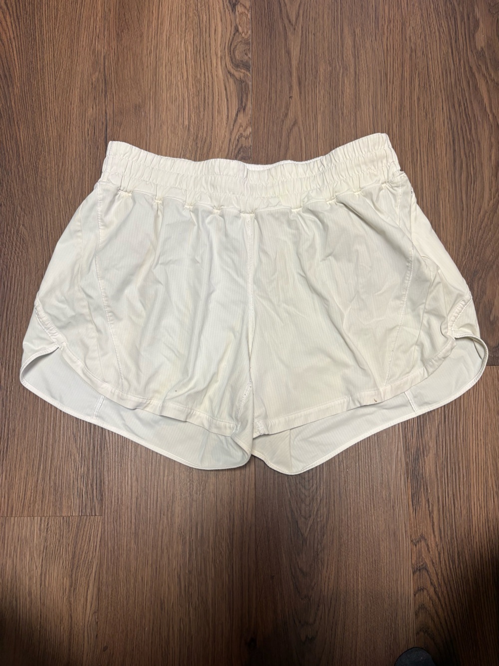 Lululemon Hotty Hot High Rise Shorts - Bone Color
